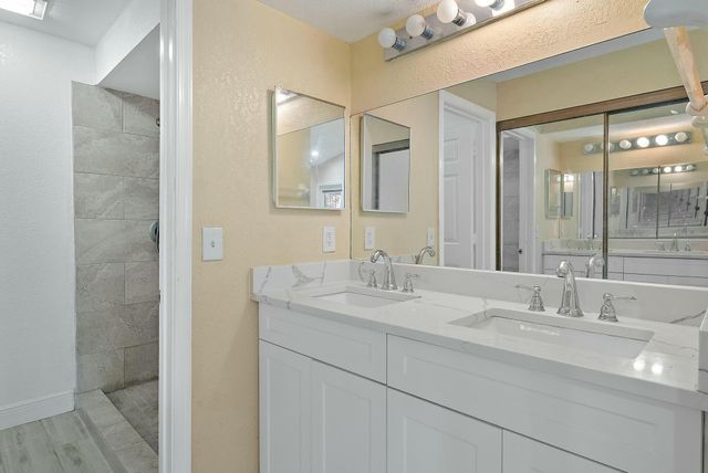 13 Via De Casas Sur 202, Boynton Beach, FL 33426