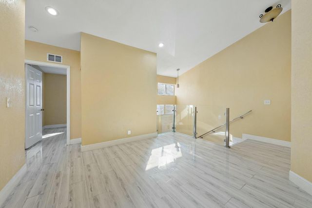13 Via De Casas Sur 202, Boynton Beach, FL 33426