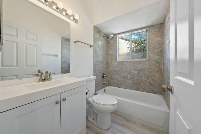 13 Via De Casas Sur 202, Boynton Beach, FL 33426