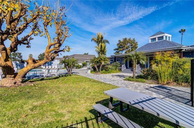 8379 Leeward, Huntington Beach, CA 92646