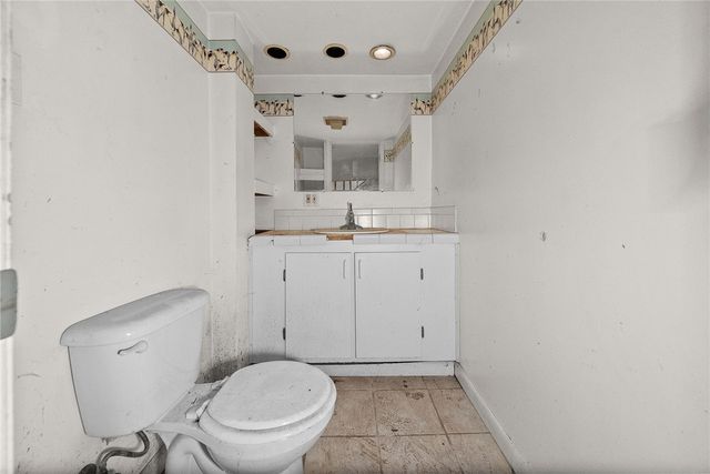 6510 Woodlawn Ave, Penn Hills, PA 15147