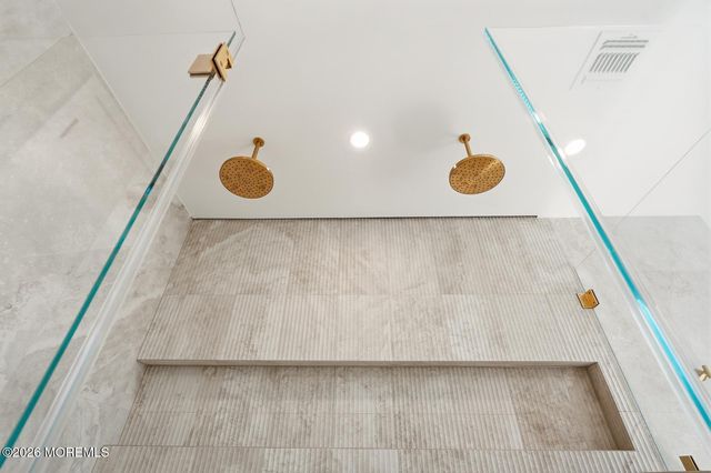 46 Whalepond Road, Oakhurst, NJ 07755