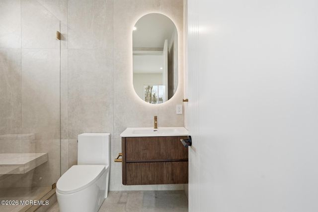 46 Whalepond Road, Oakhurst, NJ 07755