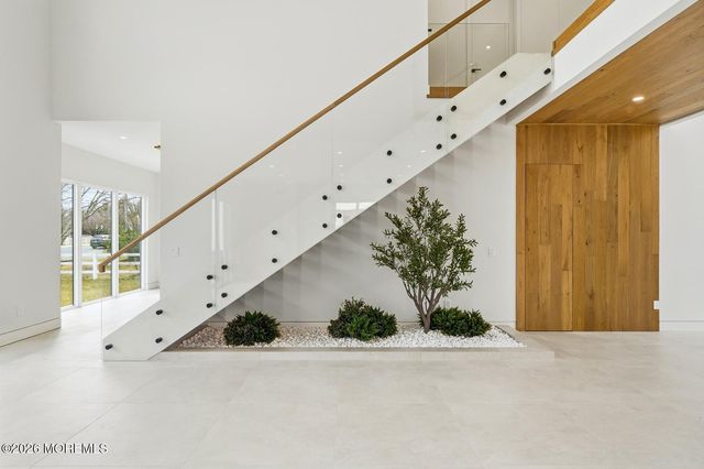 46 Whalepond Road, Oakhurst, NJ 07755