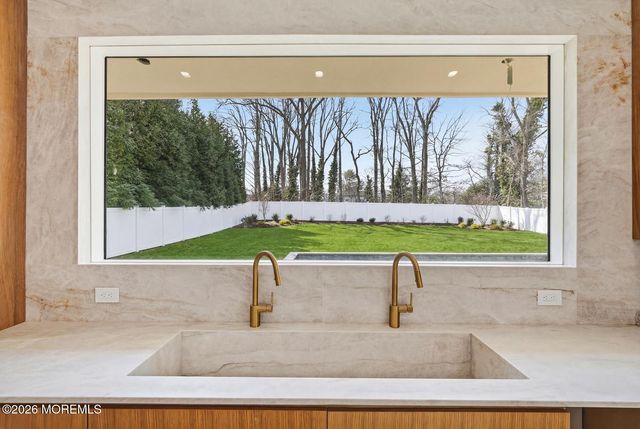 46 Whalepond Road, Oakhurst, NJ 07755