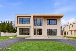 46 Whalepond Road, Oakhurst, NJ 07755