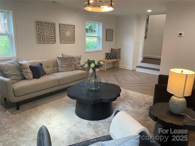 5840 Charing Place, Charlotte, NC 28211