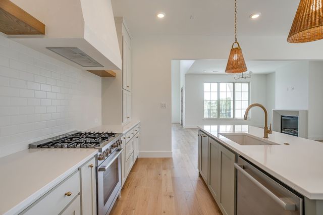 13841 Carnegie Drive, Fort Worth, TX 76008
