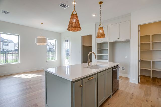 13841 Carnegie Drive, Fort Worth, TX 76008
