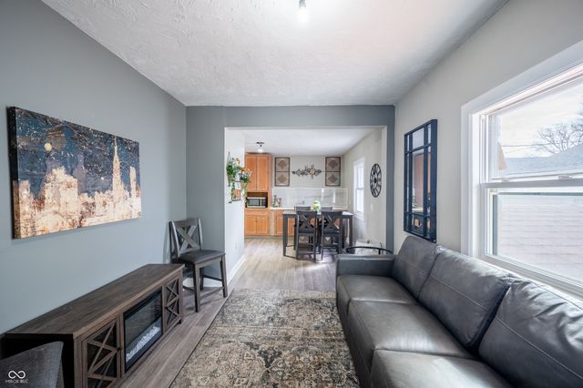 807 E 21st Street, Anderson, IN 46016