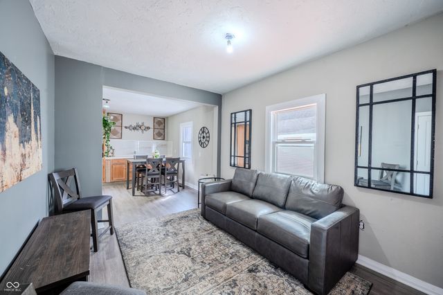 807 E 21st Street, Anderson, IN 46016