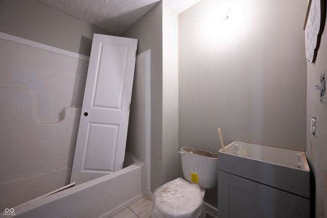 807 E 21st Street, Anderson, IN 46016