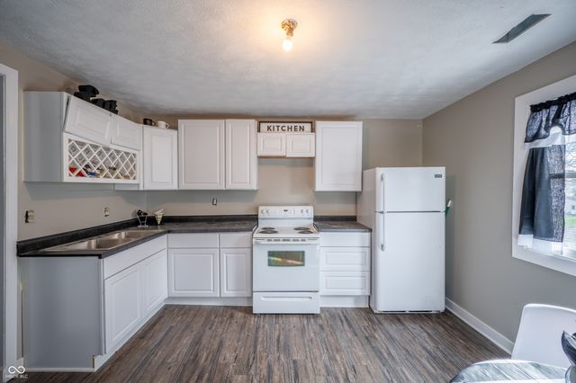 807 E 21st Street, Anderson, IN 46016