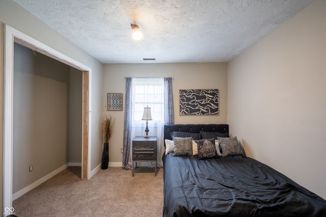 807 E 21st Street, Anderson, IN 46016