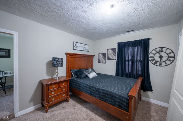 807 E 21st Street, Anderson, IN 46016