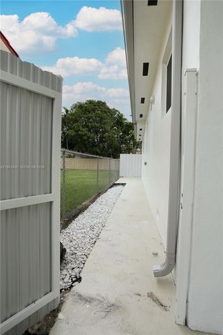 3305 SW 2nd St A, Miami, FL 33135