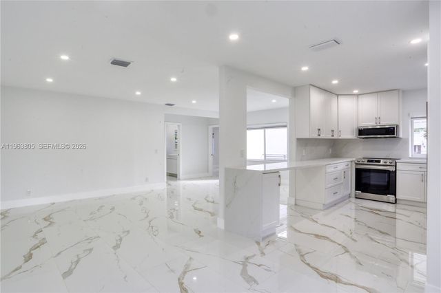 3305 SW 2nd St A, Miami, FL 33135