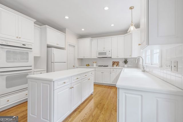 1128 W Promontory Drive, Marietta, GA 30062