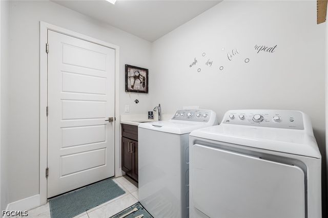2737 SW 25th ST, Cape Coral, FL 33914
