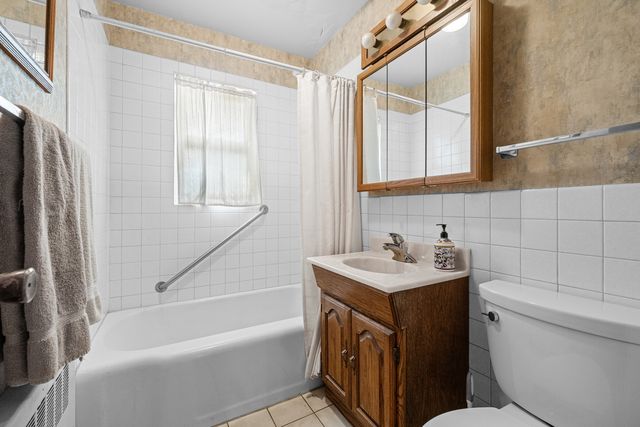 1450 Sanders Road, Northbrook, IL 60062