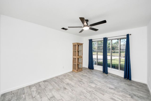 1910 Briarcreek Boulevard, Houston, TX 77073