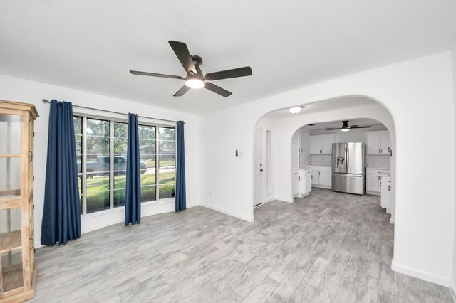 1910 Briarcreek Boulevard, Houston, TX 77073