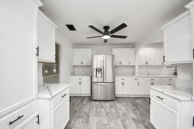 1910 Briarcreek Boulevard, Houston, TX 77073