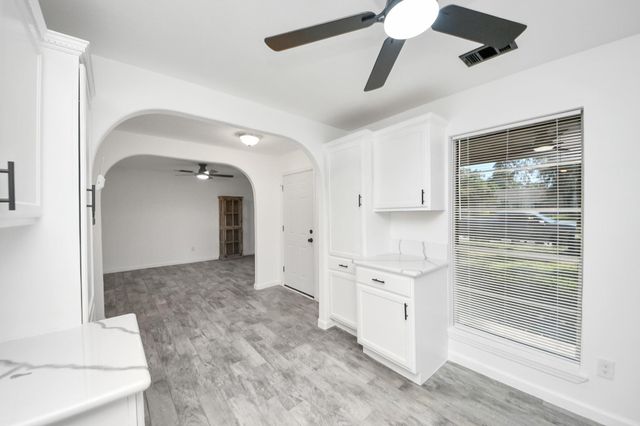 1910 Briarcreek Boulevard, Houston, TX 77073