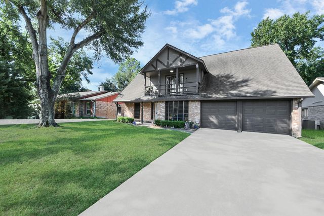 1910 Briarcreek Boulevard, Houston, TX 77073