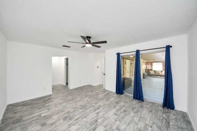 1910 Briarcreek Boulevard, Houston, TX 77073