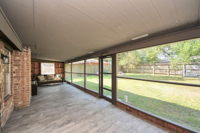 1910 Briarcreek Boulevard, Houston, TX 77073