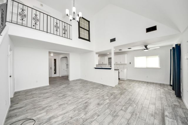 1910 Briarcreek Boulevard, Houston, TX 77073