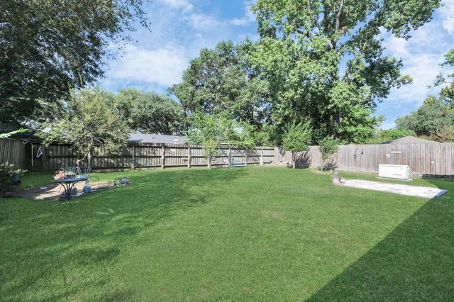 1910 Briarcreek Boulevard, Houston, TX 77073