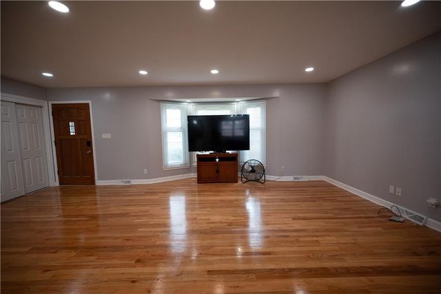 12506 Jackson Avenue, Grandview, MO 64030