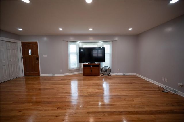 12506 Jackson Avenue, Grandview, MO 64030