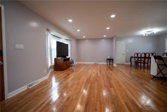12506 Jackson Avenue, Grandview, MO 64030