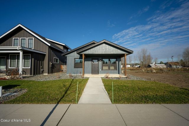 172 W Dustarr Ln, Ponderay, ID 83852