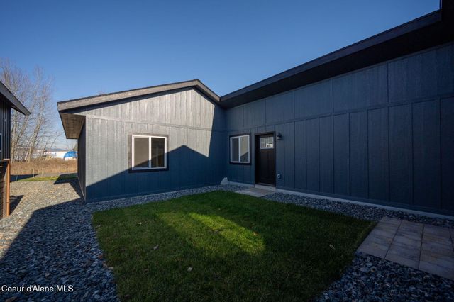 172 W Dustarr Ln, Ponderay, ID 83852