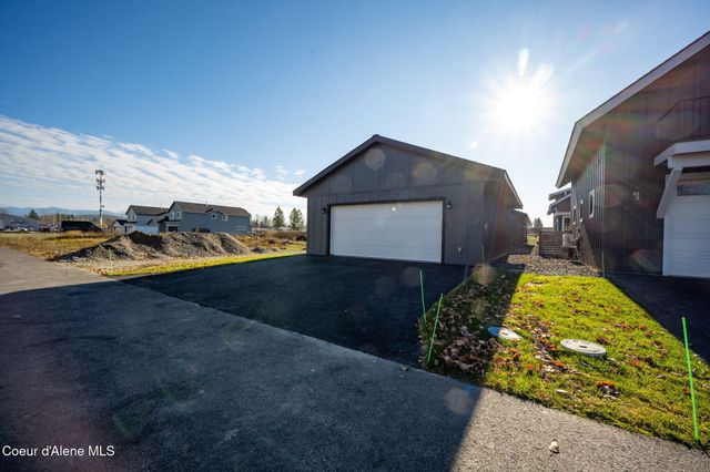 172 W Dustarr Ln, Ponderay, ID 83852