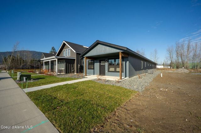 172 W Dustarr Ln, Ponderay, ID 83852