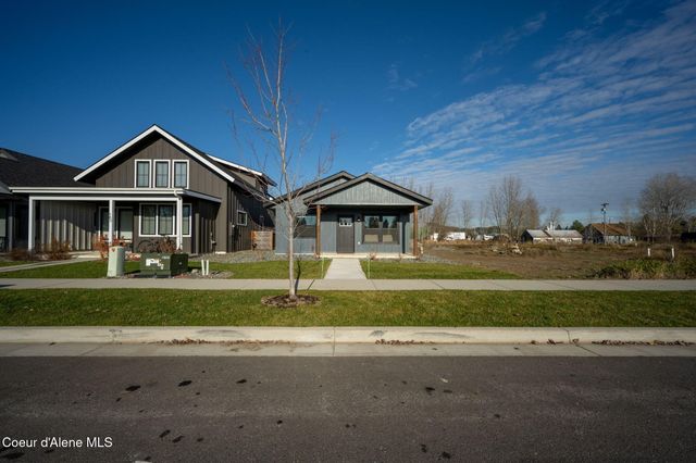 172 W Dustarr Ln, Ponderay, ID 83852