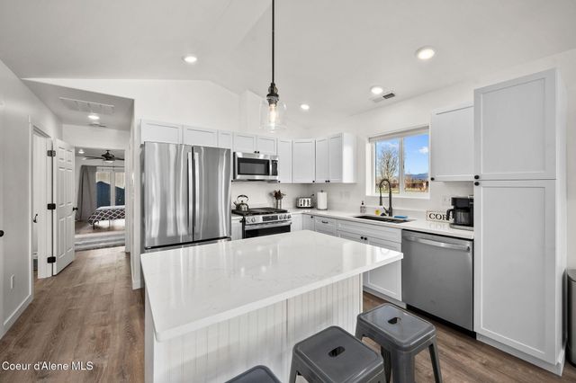 172 W Dustarr Ln, Ponderay, ID 83852