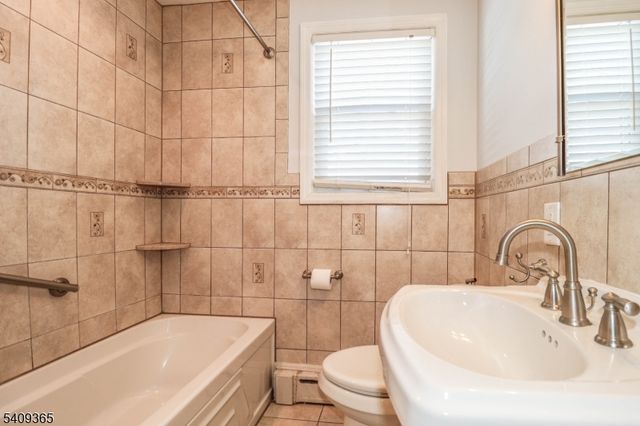 131 Fairfield Ave, Woodbridge Twp., NJ 08863