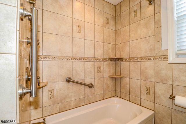 131 Fairfield Ave, Woodbridge Twp., NJ 08863