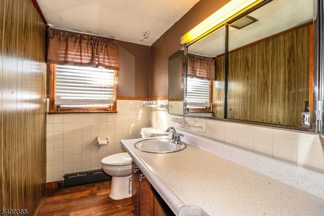 131 Fairfield Ave, Woodbridge Twp., NJ 08863