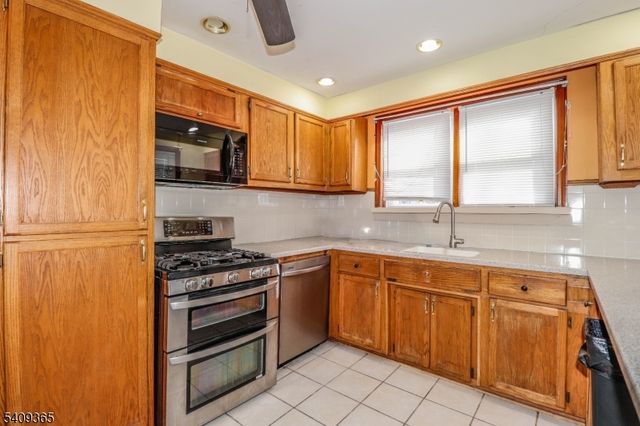 131 Fairfield Ave, Woodbridge Twp., NJ 08863