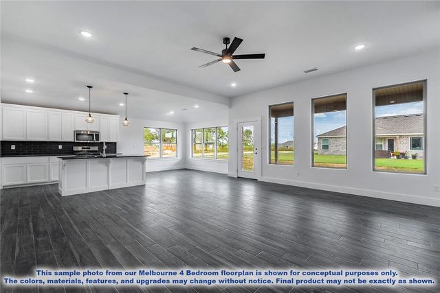 1045 Glenora Avenue, Lowell, AR 72745