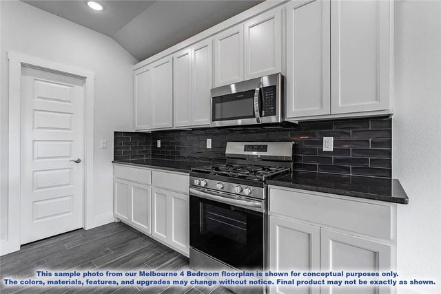 1045 Glenora Avenue, Lowell, AR 72745