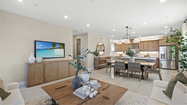 825 Sonia, Irvine, CA 92618