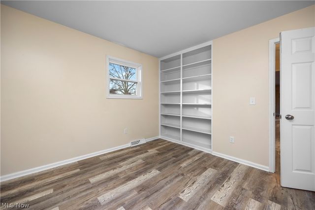 34725 Capel Road, Columbia Station, OH 44028